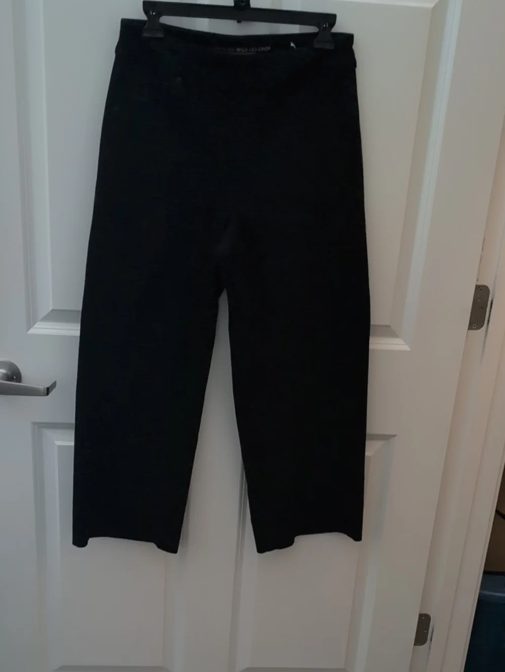 Chico's Black Wide Leg Cropped Pull On Jeans